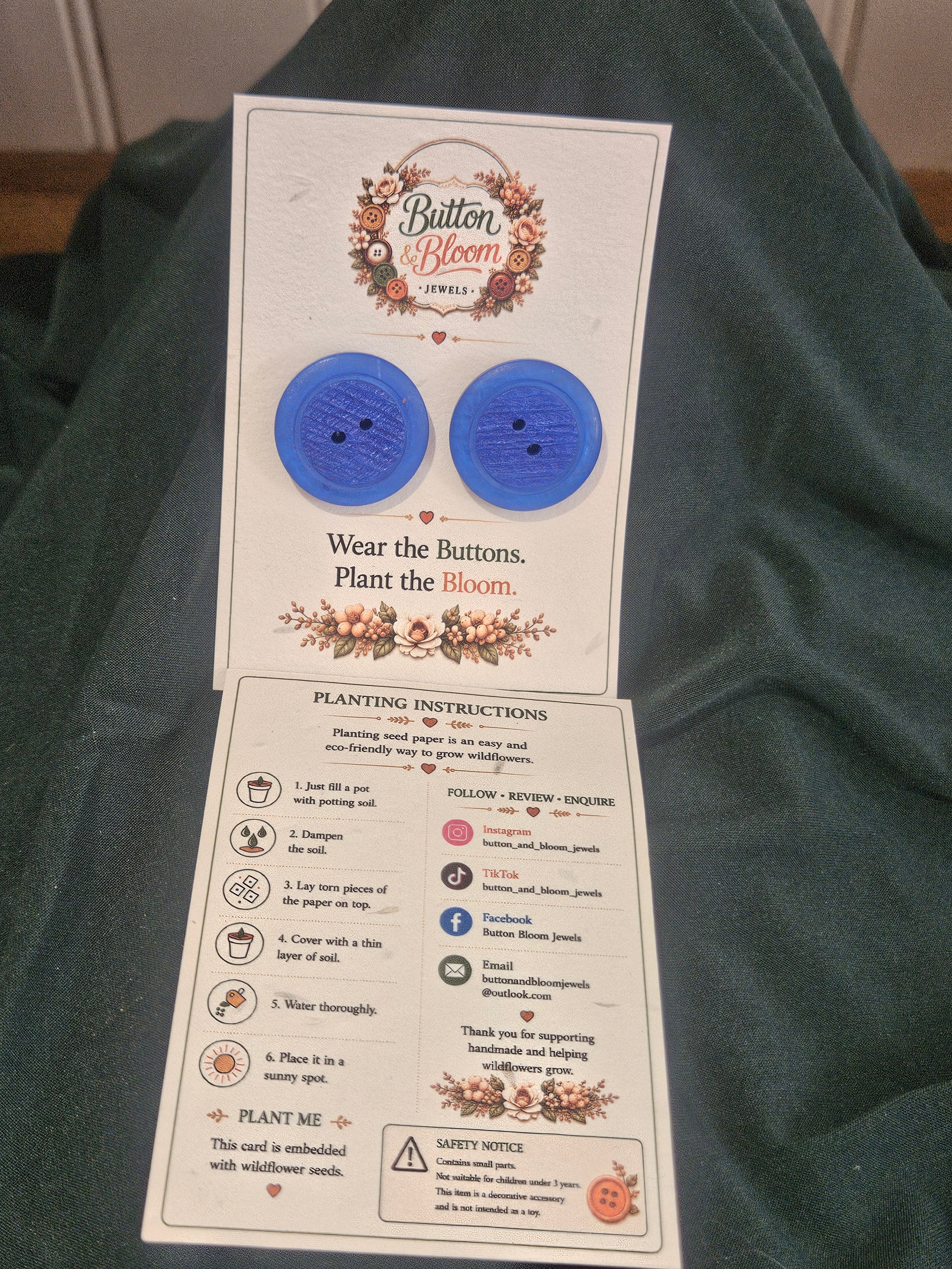 One of a kind, Blue button stud earring set