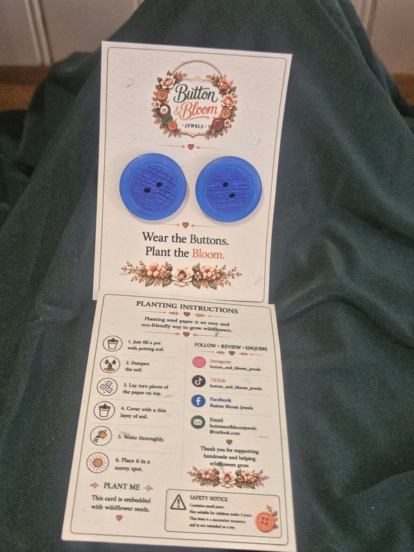 One of a kind, Blue button stud earring set